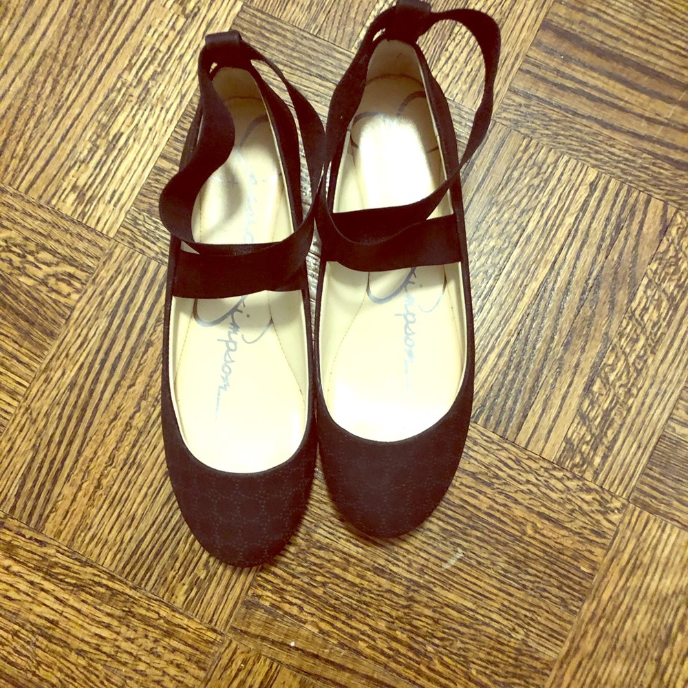 Black ballerina flats